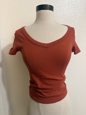 Ribbed V-Neck Women's Top in Rust